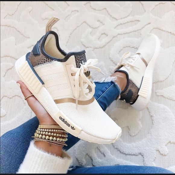 ADIDAS ORIGINALS NMD R1 RUNNER SHOE WOMENS WONDER WHITE/ GREY (Beige) - Picture 2 of 9